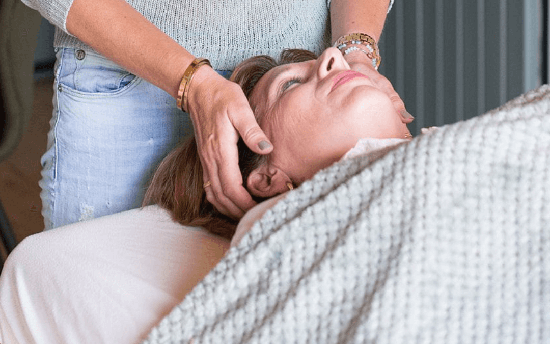 Wat is Reiki, hoe werkt het & wat zijn de nadelen?